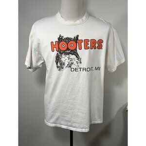 Vintage Hooters Detroit MI T-Shirt Delta Tag 90s 00s Closed Location